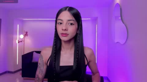 Snapshot of hannahjamesx chatting on November 20, 7:13 pm HANNAH J online show from November 20, 7:13 pm