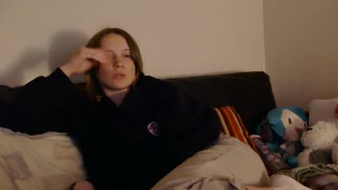 Hannah online show from June 7, 11:30 pm