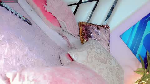 Snapshot of hannahsmit_ chatting on January 28, 8:14 am hannahsmit_ online show from January 28, 8:14 am