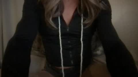Snapshot of hannahsometimes694u chatting on April 26, 8:45 am hannahsometimes694u online show from April 26, 8:45 am