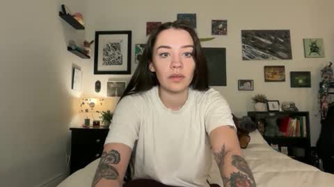 Hannah Taylor online show from February 3, 7:08 pm