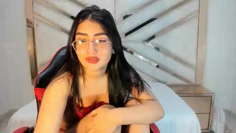 Hanna online show from November 6, 3:51 am