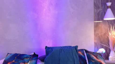 hannaprada1 online show from April 8, 11:43 am