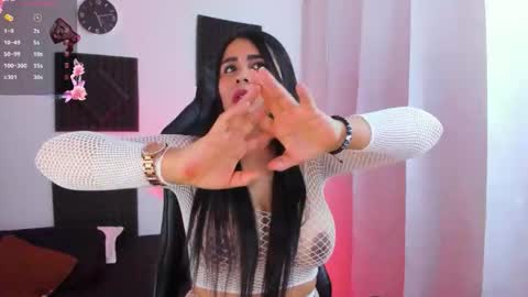 Snapshot of hannarusso chatting on October 28, 10:12 pm Hanna online show from October 28, 10:12 pm