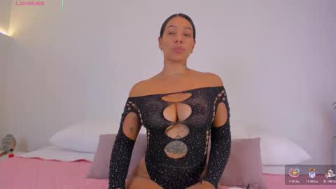 Snapshot of hannawilliams_ chatting on November 10, 8:30 pm Hanna Williams online show from November 10, 8:30 pm