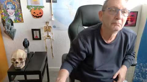 charly online show from September 22, 7:43 am