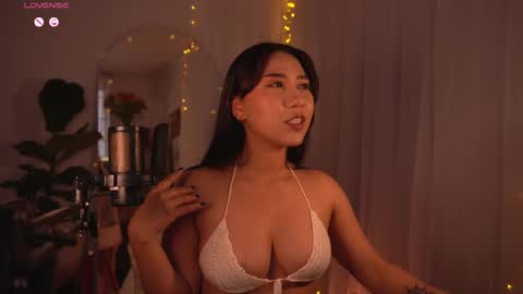 Snapshot of hanymel chatting on December 6, 9:46 pm Mizi online show from December 6, 9:46 pm