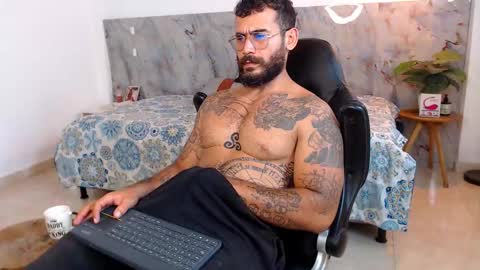 hanz_col online show from November 16, 3:12 am