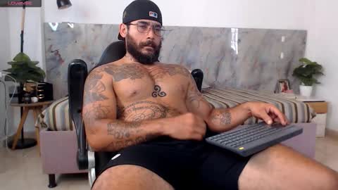 hanz_col online show from March 15, 4:02 pm