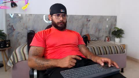 hanz_col online show from April 2, 3:15 am