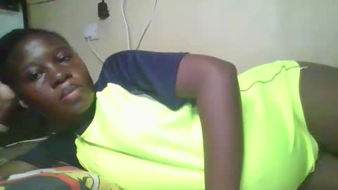 happy_dimple online show from December 14, 8:02 pm