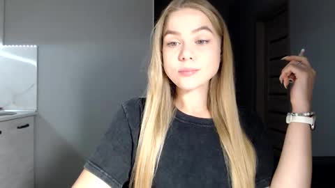 happy_fox_ online show from October 13, 7:36 pm