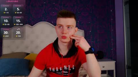 happydeimos online show from April 21, 9:39 pm