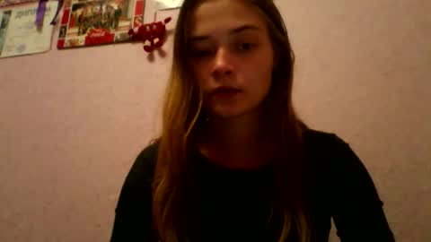 Snapshot of happyemily18 chatting on October 24, 6:48 pm happyemily  online show from October 24, 6:48 pm