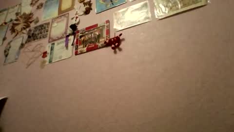 Snapshot of happyemily18 chatting on November 3, 8:10 pm happyemily online show from November 3, 8:10 pm