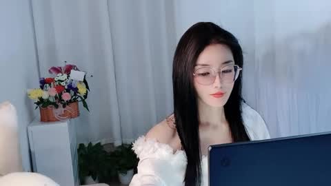 Daisy online show from March 24, 4:01 pm