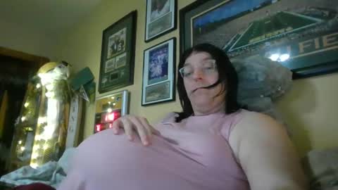 Snapshot of happynpregnantmi chatting on May 3, 6:47 pm happynpregnantmi online show from May 3, 6:47 pm