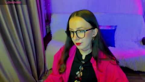 Stephanie online show from December 19, 7:10 pm