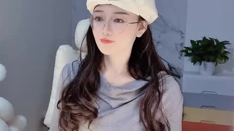 Snapshot of happysweetie168 chatting on December 9, 3:29 am Daisy online show from December 9, 3:29 am