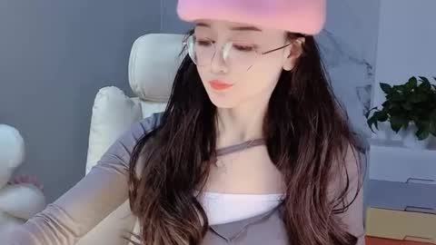 Snapshot of happysweetie168 chatting on December 20, 6:50 am Daisy online show from December 20, 6:50 am