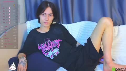 Snapshot of hard__fantasy chatting on June 4, 10:16 pm Mark online show from June 4, 10:16 pm