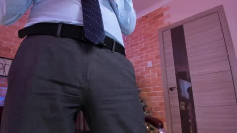 Snapshot of hard_and_juici chatting on January 7, 10:32 am Steve online show from January 7, 10:32 am