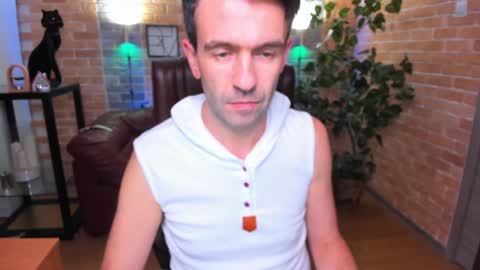 Snapshot of hard_and_juici chatting on January 20, 4:55 pm Steve online show from January 20, 4:55 pm