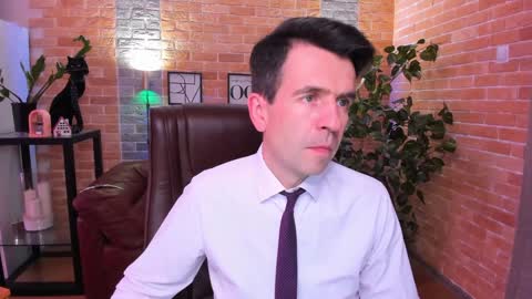 Snapshot of hard_and_juici chatting on January 24, 10:43 am Steve online show from January 24, 10:43 am