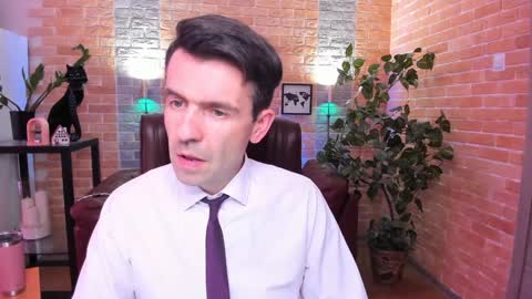 Snapshot of hard_and_juici chatting on January 24, 1:47 pm Steve online show from January 24, 1:47 pm