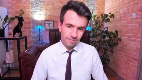 Snapshot of hard_and_juici chatting on January 27, 12:05 pm Steve online show from January 27, 12:05 pm