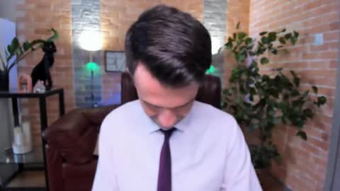 Snapshot of hard_and_juici chatting on February 13, 1:48 pm Steve online show from February 13, 1:48 pm