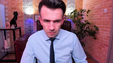 Snapshot of hard_and_juici chatting on February 15, 2:44 pm Steve online show from February 15, 2:44 pm