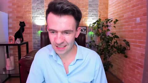 Snapshot of hard_and_juici chatting on February 15, 5:50 pm Steve online show from February 15, 5:50 pm