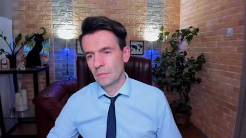 Snapshot of hard_and_juici chatting on March 7, 4:33 pm Steve online show from March 7, 4:33 pm