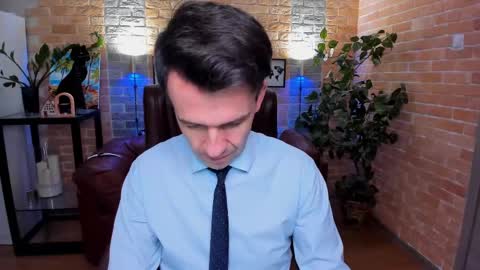 Snapshot of hard_and_juici chatting on March 9, 2:10 pm Steve online show from March 9, 2:10 pm