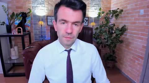 Snapshot of hard_and_juici chatting on March 12, 8:51 am Steve online show from March 12, 8:51 am