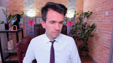 Snapshot of hard_and_juici chatting on March 12, 11:53 am Steve online show from March 12, 11:53 am