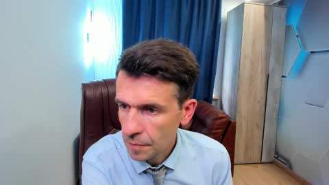 Snapshot of hard_and_juici chatting on September 17, 12:29 pm Steve online show from September 17, 12:29 pm