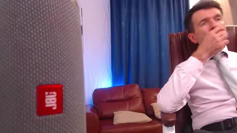 Snapshot of hard_and_juici chatting on September 18, 1:02 pm Steve online show from September 18, 1:02 pm