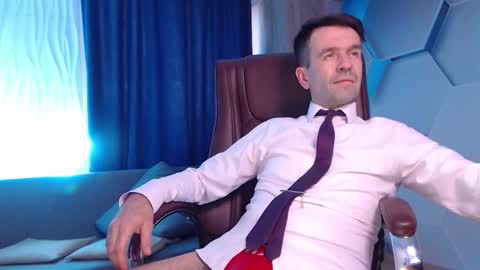 Snapshot of hard_and_juici chatting on October 8, 8:01 am Steve online show from October 8, 8:01 am