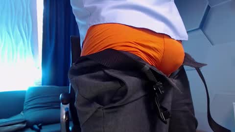 Snapshot of hard_and_juici chatting on October 13, 12:27 pm Steve online show from October 13, 12:27 pm