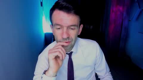 Snapshot of hard_and_juici chatting on October 26, 3:23 am Steve online show from October 26, 3:23 am