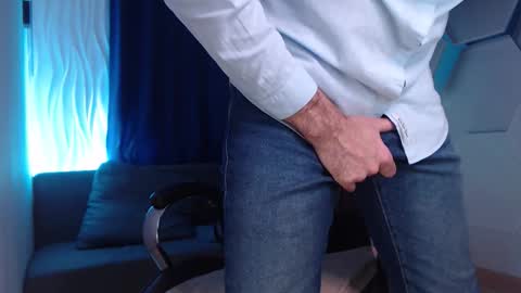 Snapshot of hard_and_juici chatting on October 27, 3:38 pm Steve online show from October 27, 3:38 pm