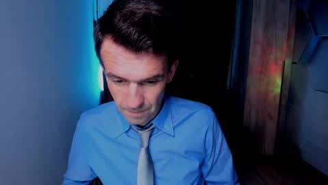 Snapshot of hard_and_juici chatting on October 28, 1:58 pm Steve online show from October 28, 1:58 pm