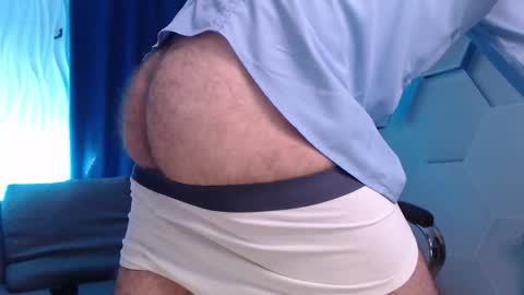 Snapshot of hard_and_juici chatting on November 4, 3:27 am Steve online show from November 4, 3:27 am