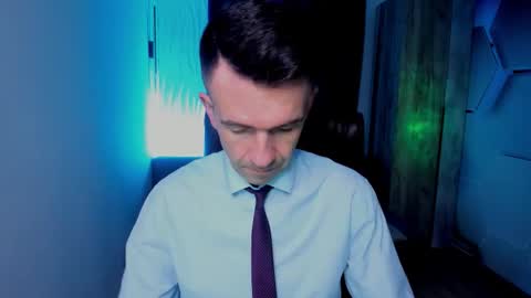 Snapshot of hard_and_juici chatting on November 6, 2:07 pm Steve online show from November 6, 2:07 pm