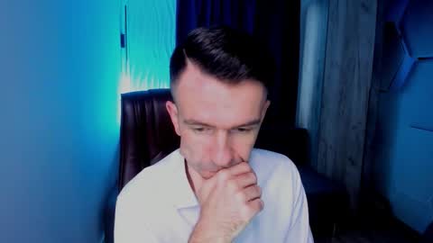 Snapshot of hard_and_juici chatting on November 7, 8:58 am Steve online show from November 7, 8:58 am