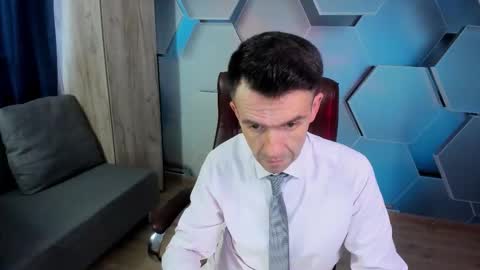 Snapshot of hard_and_juici chatting on November 12, 11:54 am Steve online show from November 12, 11:54 am