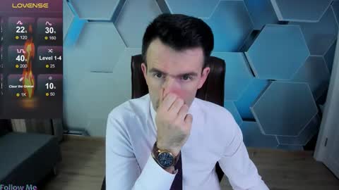 Snapshot of hard_and_juici chatting on November 30, 3:32 am Steve online show from November 30, 3:32 am