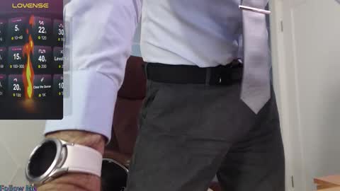 Snapshot of hard_and_juici chatting on December 1, 1:38 pm Steve online show from December 1, 1:38 pm